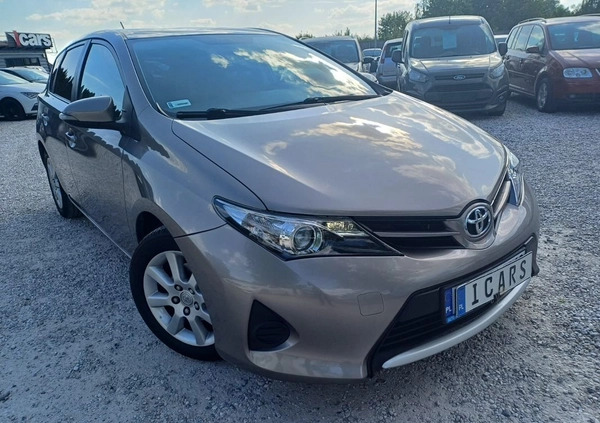 Toyota Auris cena 37900 przebieg: 72000, rok produkcji 2013 z Sulechów małe 379